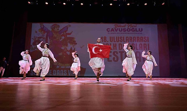 Denizli 18. Uluslararası Halk Dansları Festivali sona erdi