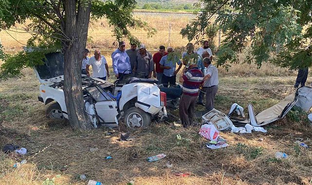 Denizli'de iki otomobil çarpıştı: 1 ölü, 1 yaralı
