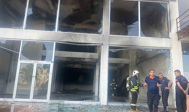 Depoda çıkan yangın paniğe yol açtı