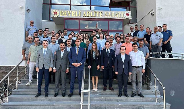 Develi sevilen savcısına veda etti
