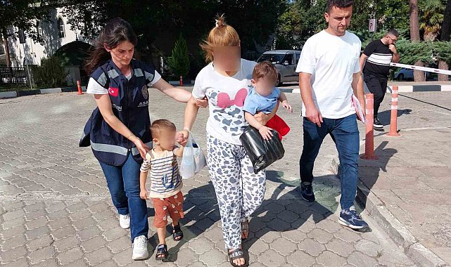 Dilenci kılığında 2,5 milyonluk altın çalan kadınlar yakalandı