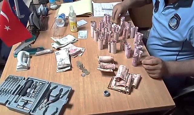 Dilencinin bastonundan 7 bin lira çıktı