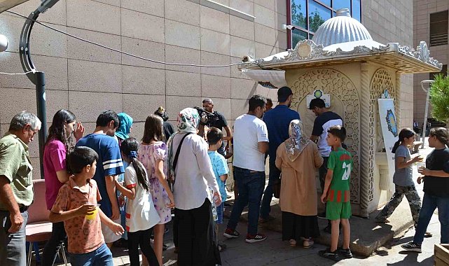 Diyarbakır Büyükşehir Belediyesi, hastanelerde limonata ikramına başladı
