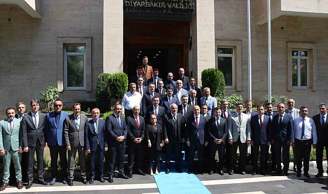 Diyarbakır Valisi Murat Zorluoğlu göreve başladı