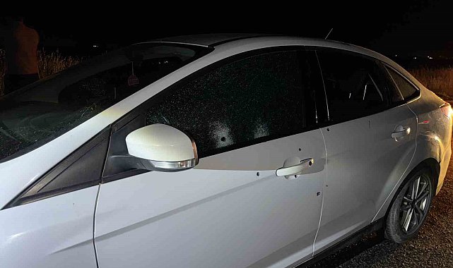 Diyarbakır&#039;da seyir halindeki otomobile silahlı saldırı: 3&#039;ü ağır 6 yaralı