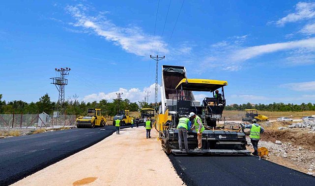 Diyarbakır'da Teknokent İmar Yolu asfaltlanıyor