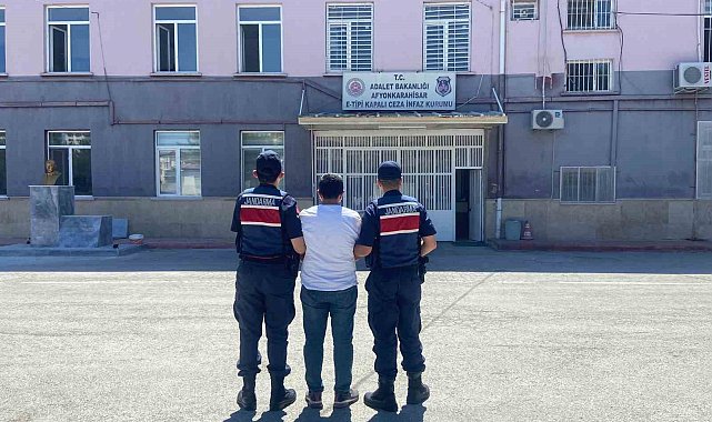 Dolandırıcılıktan 5 yıl hapis cezasıyla aranan şahsı jandarma yakaladı