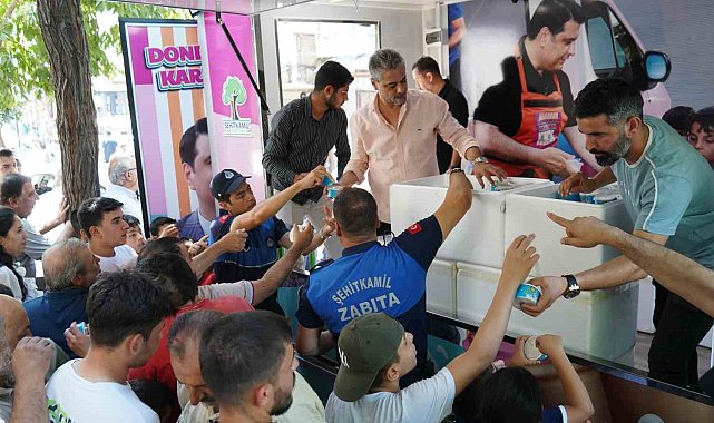 Dondurma karavanı, Çıksorut ve Yeşilova'daki çocuklara mutluluk götürdü