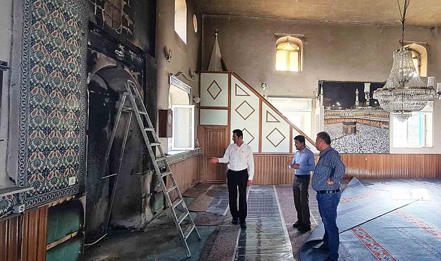 Dumlupınar Kızılca Köyü camiinin mihrap bölümünde yangın