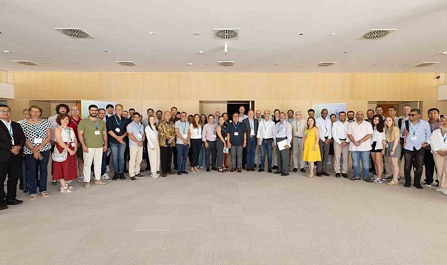 Dünyanın ünlü ekonomistleri İzmir'de buluştu