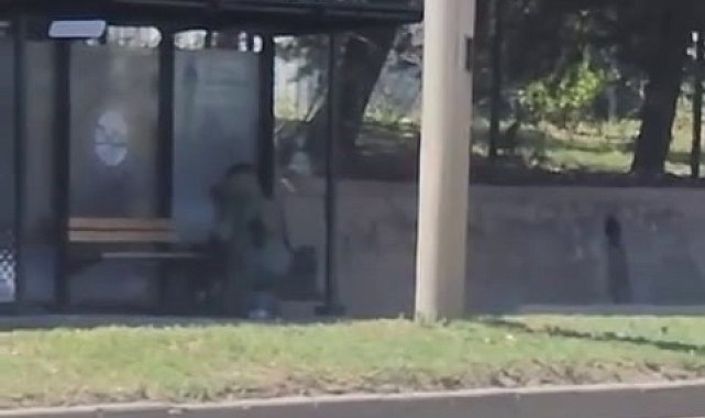 Durakta unutulan çanta ekipleri harekete geçirdi