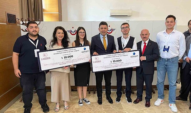 Düzce Üniversitesi "Ulaşan ve Erişen Türkiye 2053" yarışmasından ödülle döndü
