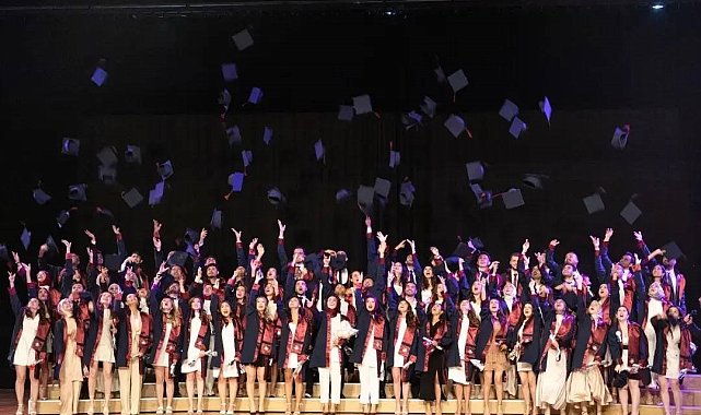 EBYÜ Diş Hekimliği Fakültesi ikinci mezunlarını verdi