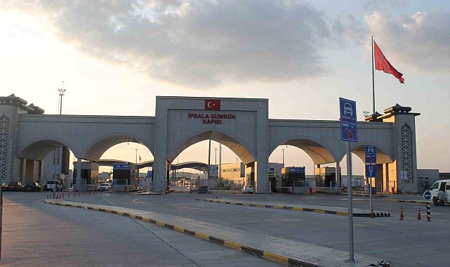 Edirne'de 2'si cezaevi firarisi 4 suç makinesi Yunanistan'a kaçamadan yakalandı