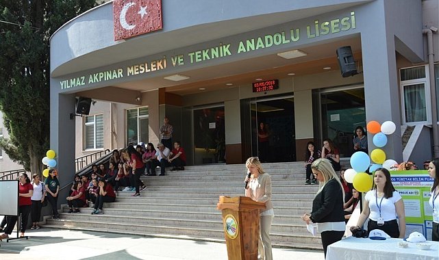Edremit'te 16 okul müdürünün görev yeri değiştirildi