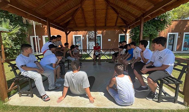Efeler Gençlik Kampı, gençleri ağırladı