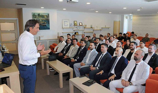 EGİFED ve EGİAD işbirliği ile ekonomi masaya yatırıldı