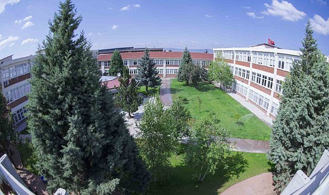 Eğitim Fakültesi başarısını her geçen yıl arttırıyor