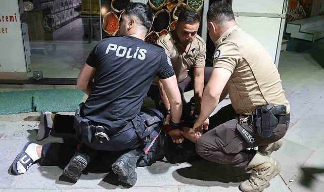 Ehliyetsiz motosiklet kullanan çocuklar kovalamacada yakalandı