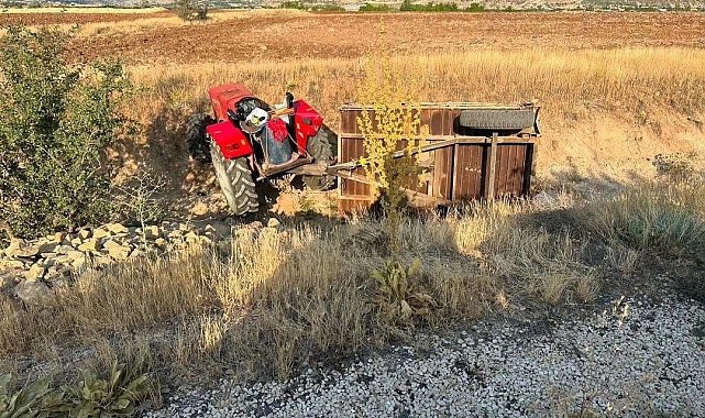 Elazığ'da traktör römorku devrildi