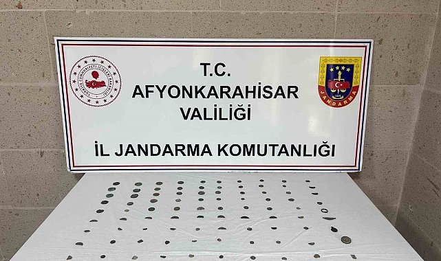 Elindeki sikkeleri satmak isteyen şahsı jandarma yakaladı