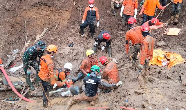 Endonezya'da altın madeninde toprak kayması: 10 ölü, 40 kayıp