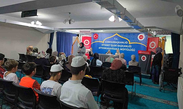 Engelsiz Kur'an Kursu'nda Braille Alfabeli Kur'an hediye edildi