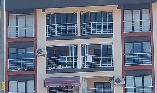 Erdek'te 5'inci kattan düşen çocuk hayatını kaybetti