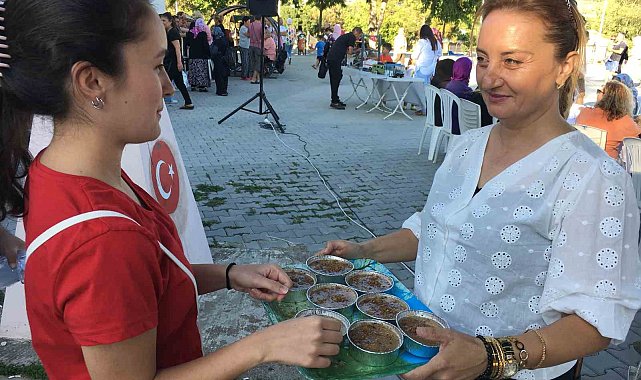 Erdemli'de yayladaki etkinlikte bin 500 kişilik aşure ikram edildi