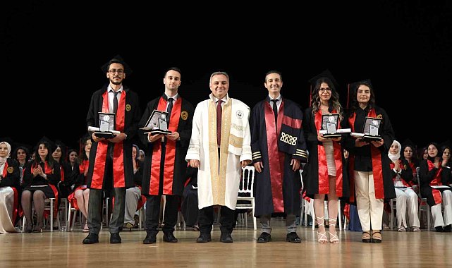 ERÜ Tıp Fakültesi 50. dönem mezunlarını verdi