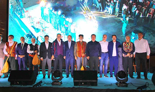 Erzincan'da aşıklar sahne aldı