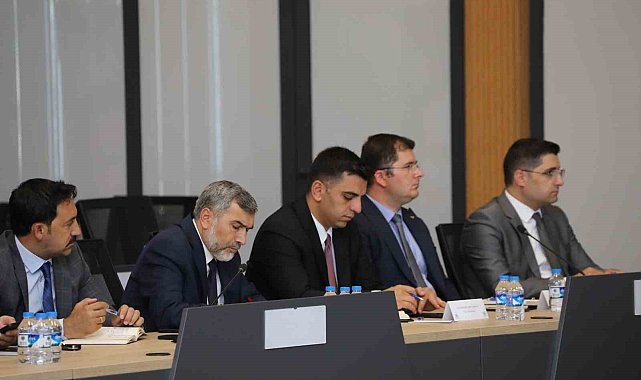 Erzincan'da kurum müdürleriyle toplantı yapıldı