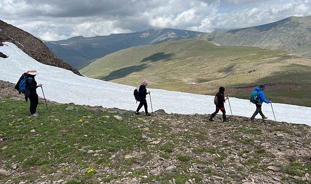 Erzurum'da dört mevsimi yaşatan doğa yürüyüşü