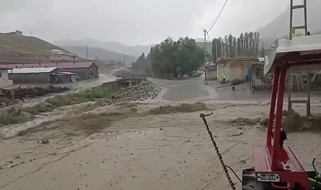 Erzurum'un Horasan ilçesinde şiddetli sağanak sonrası sel felaketi