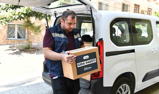 Esenyurt Belediyesi'nden ihtiyaç sahibi 4 bin vatandaşa gıda kolisi yardımı