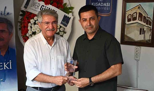 Eski Devlet Bakanı Sağlar: "Kuşadası, Başkan Günel vizyonu ile kültür sanat kenti oldu"