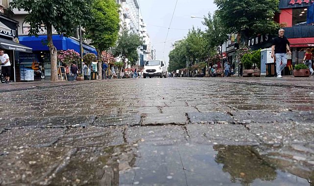 Eskişehir'de ceviz büyüklüğünde dolu yağışı