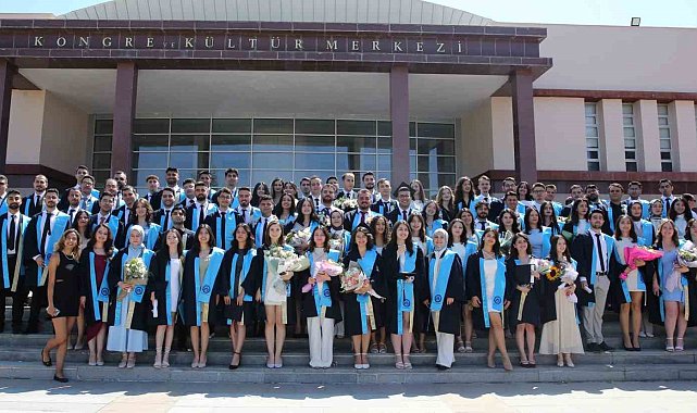 ESOGÜ Diş Hekimliği Fakültesi 2024 mezunlarını verdi