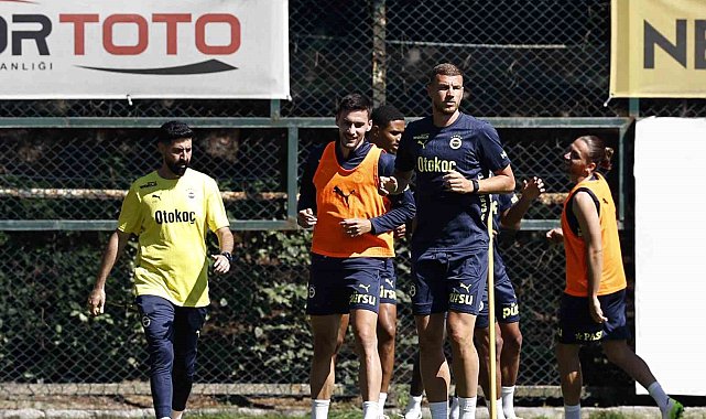 Fenerbahçe günü çift antrenmanla tamamladı