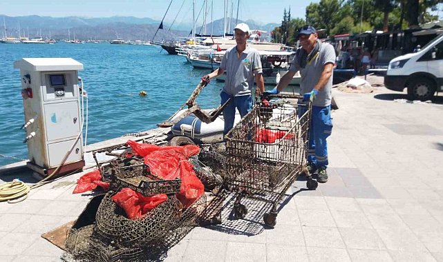 Fethiye'de deniz temizliği: Denizden market arabası çıktı