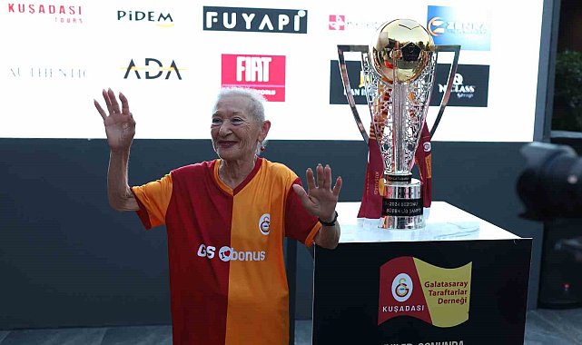 Galatasaray'ın şampiyonluğu Kuşadası'nda kutlandı