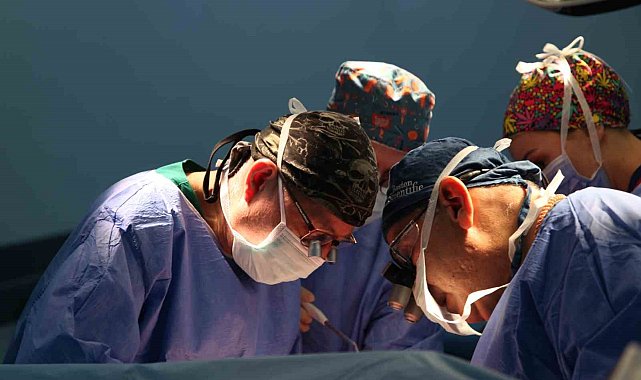 Geceyi aydınlatan başarı: 15 saatte 5 organ nakli
