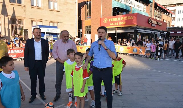 Geleneksel sokak futbolu turnuvası başladı