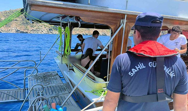 Gezi teknesinde rahatsızlanan vatandaşa tıbbi tahliye