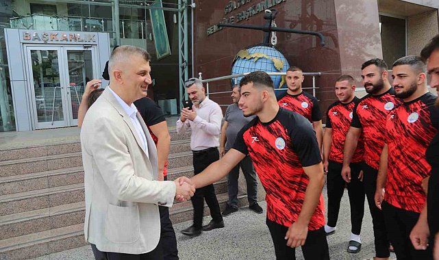 Gölcüklü pehlivanlar Kırkpınar&#039;a uğurlandı