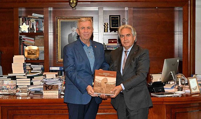 Gordion Antik Kenti ve Aslanhane Camii'nin Dünya Mirası Listesi'ne kabulüne ilişkin sertifikalar Başkan Yavaş'a sunuldu