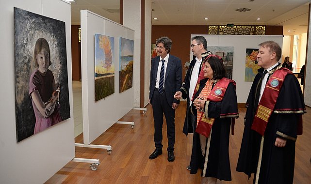Güzel Sanatlar Fakültesi'nde kepler mezuniyet için fırlatıldı