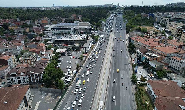 Haliç Köprüsü&#039;nde &#039;asfalt yenileme&#039; trafiği sürüyor