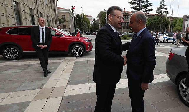 İçişleri Bakan Yardımcısı Mehmet Aktaş Vali Hüseyin Aksoy&#039;u ziyaret etti