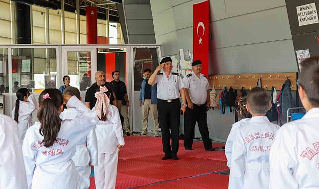 İl Jandarma Komutanı Dedebağı&#039;ndan ERVA Spor Okulu&#039;na ziyaret